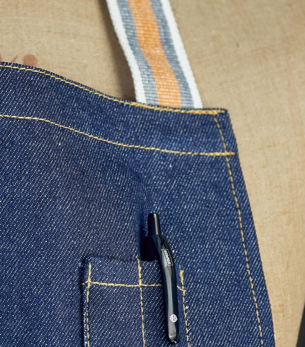denim apron with pen pockets and stripes straps - Made in Britai denim apron with pen pockets and stripes straps - Made in Britai