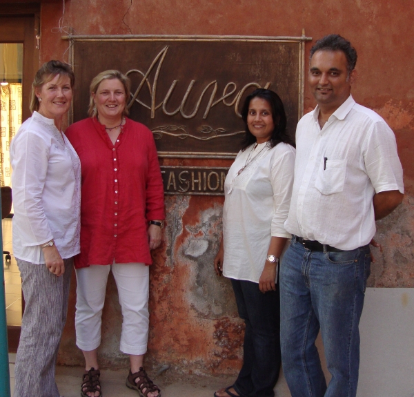 Organic clothing garments made to order - India Working closely with our supplies in India, made to order t shirts, aprons and polo shirts.